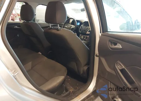 2013 Ford Focus Se z USA, uszkodzony, nr VIN 1FADP3K25DL351395